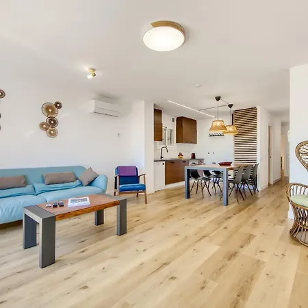 Apartman Atico Bellavista *